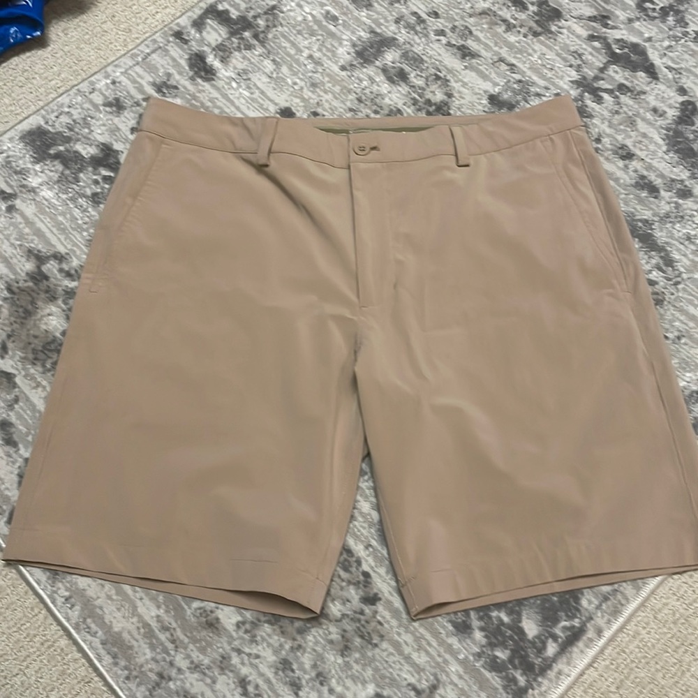 Vineyard vines fairway shorts